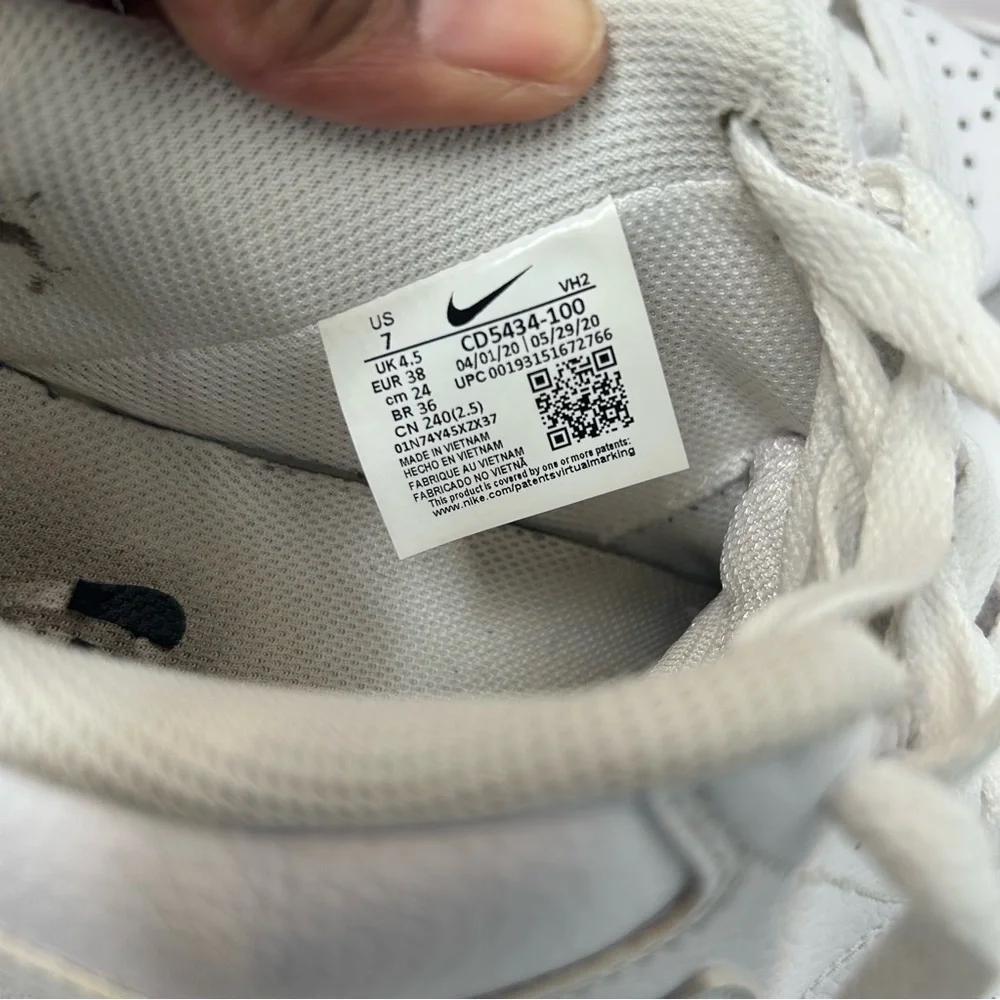 Nike Unisex White Sneakers Laced-Up Court Visio. low Size 7